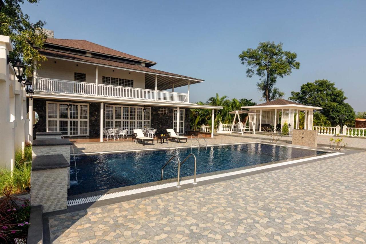 Stayvista'S Lake La Vie - Tranquil Lake-View Villa Amidst Farmland With Pool And Poolside Gazebo - Proximity To Sula Nashik Exterior photo